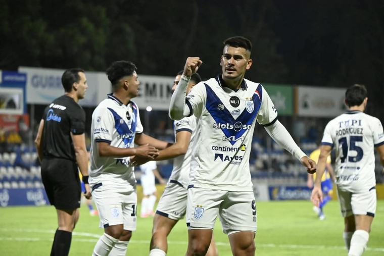Con doblete de Cristhian Ocampos, Ameliano doblegó a Luqueño