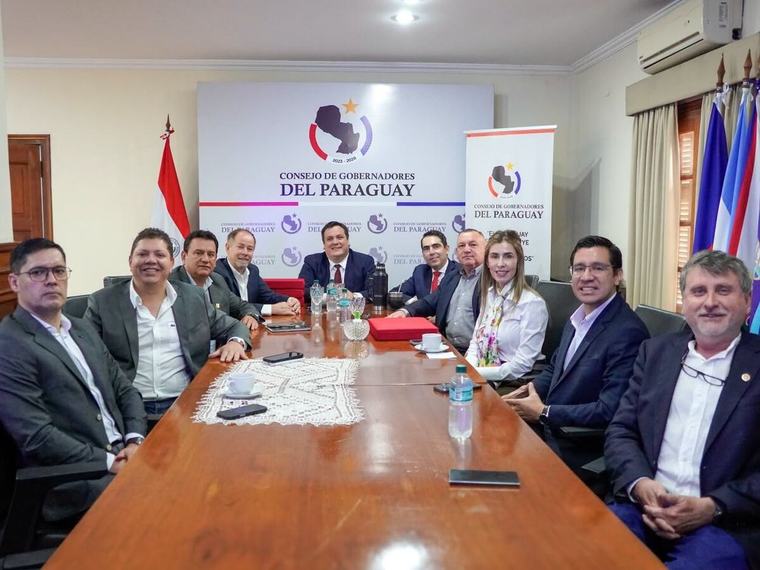 César Sosa, reelecto por tercera vez al frente del Consejo de Gobernadores