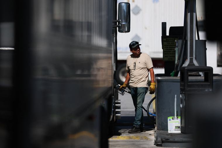 Nuevos ataques en Oriente Medio disparan precios del petróleo