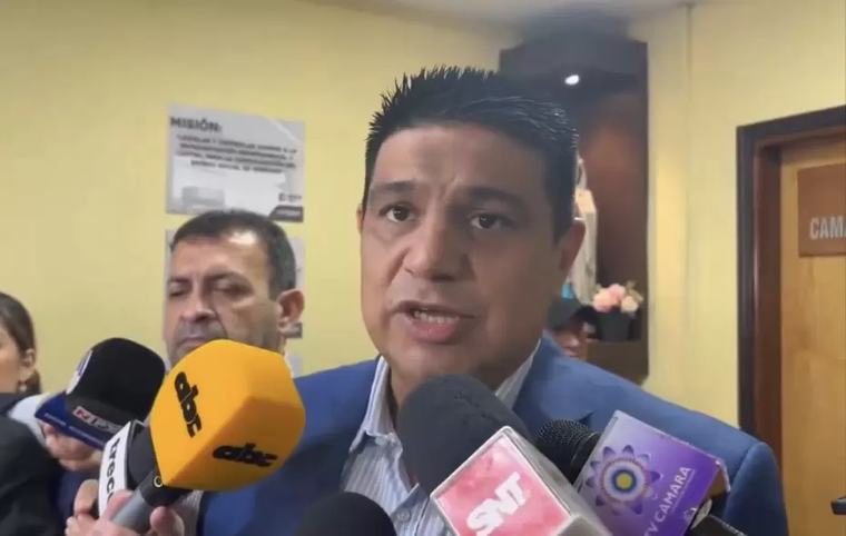 Hugo Meza defiende a Camilo Benítez y acusa a la oposición de romper el pacto político