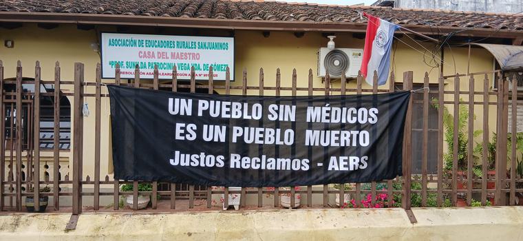 Educadores rurales de Misiones respaldan a médicos e izan bandera negra por la crisis sanitaria