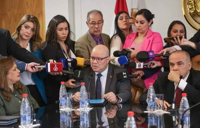 PGN crece: médicos, congelados