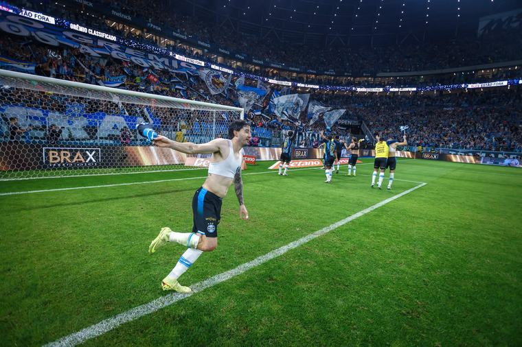 Mathías Villasanti ganó el duelo de paraguayos en Copa de Brasil