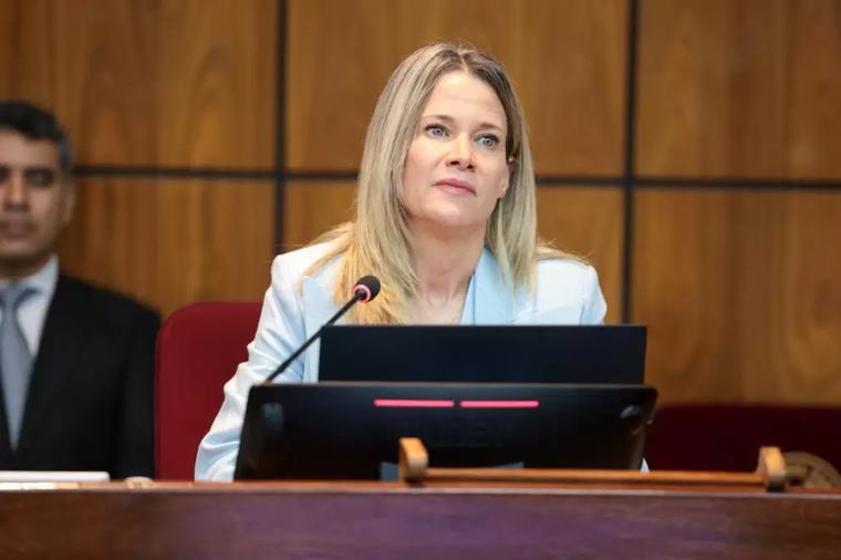 Peña oficializa a Estefanía Laterza como embajadora ante Estados Unidos