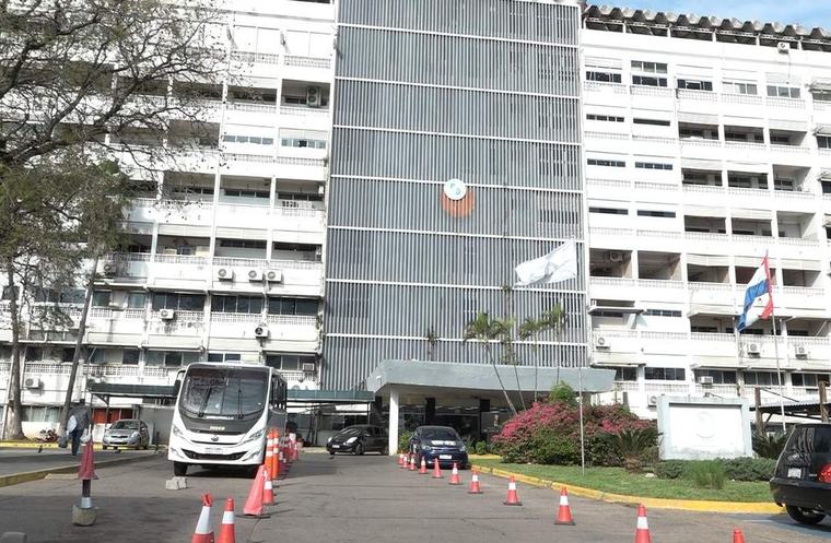 Espínola rechaza cambios a Ley de emergencia de IPS y espera que BCP finalmente responda sobre Ueno