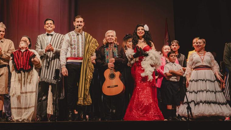 “Nace una estrella”, el musical sobre la vida de Luis Alberto del Paraná vuelve al escenario