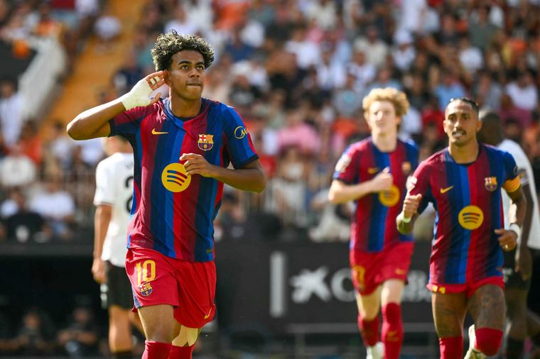 Lamine Yamal lidera la goleada del Barcelona al Valencia