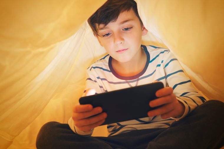 Día Nacional de la Lectura: cómo leen los paraguayos en la era del “scroll”