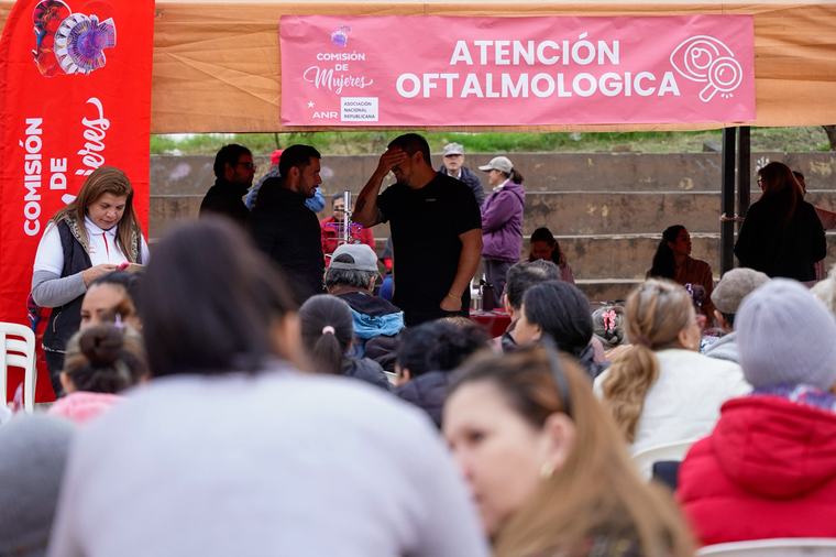 Salud pública y proselitismo: cómo los candidatos colorados sacan provecho de la crisis sanitaria