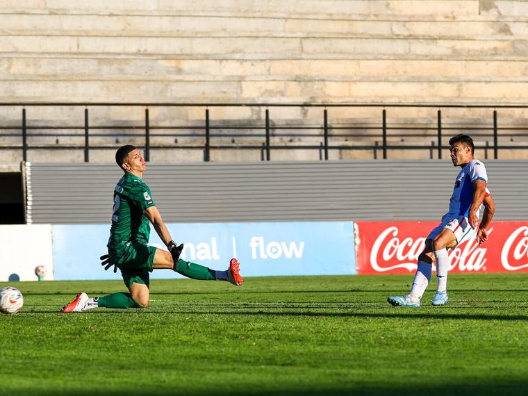 Nacional no tuvo piedad de Libertad y le castigó duro con goleada de 3-0