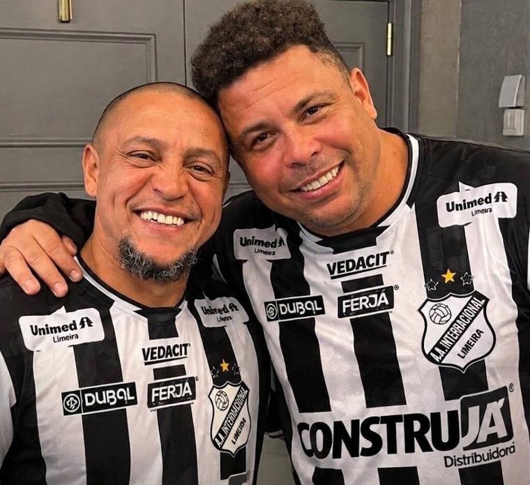 Ronaldo y Roberto Carlos compran club de fútbol en Brasil