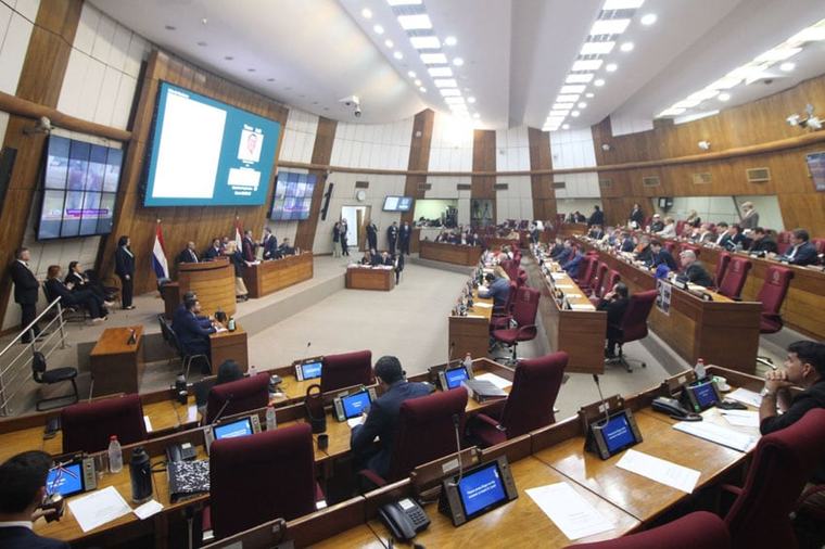 Vicepresidente de Diputados afirma que buscan aplicar descuentos y mayor rigurosidad en asistencia