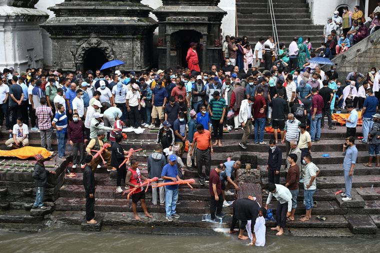 Nepal celebra funerales simbólicos por deslave que dejó 1.114 muertos y 3.916 desaparecidos