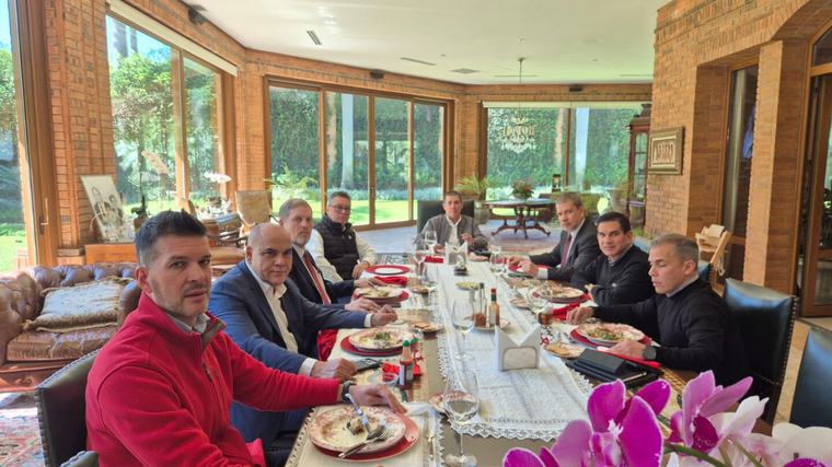 Leite se jacta de que salud es prioridad en el PGN 2027, tras reunión con Horacio Cartes