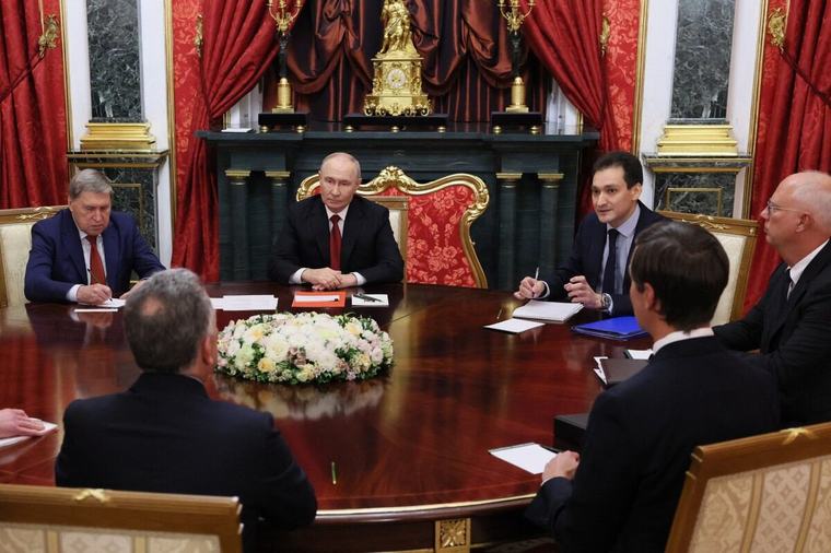 Tensión global: Putin se reúne con enviados de EE. UU. para hablar de la guerra en Ucrania