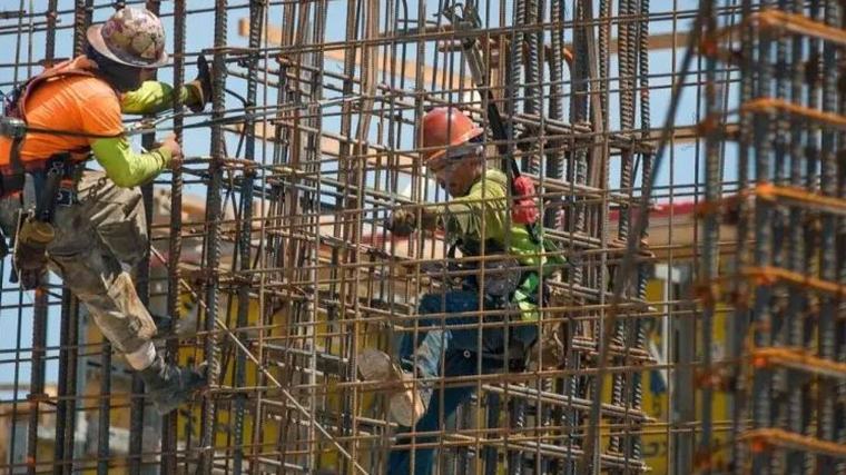 Expectativas de empresas mejoran moderadamente en agosto