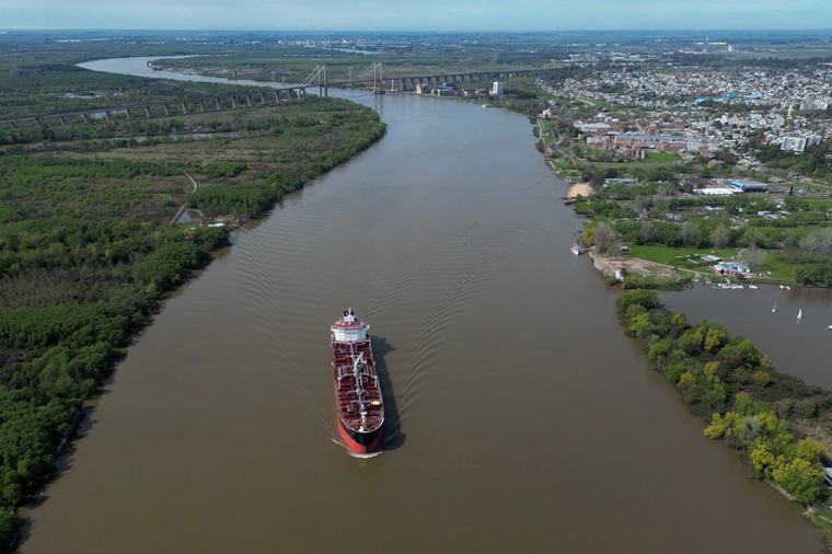 Paraguay busca avanzar con Argentina en una solución al peaje de la Hidrovía