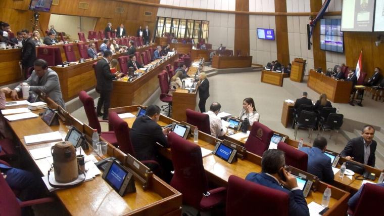 Crisis en Salud: ¿Qué plantean los parlamentarios que son médicos?