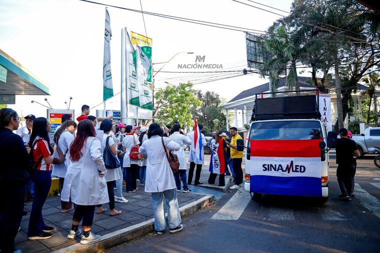 Diputado adelanta que habrá un anuncio importante del Gobierno para el gremio médico