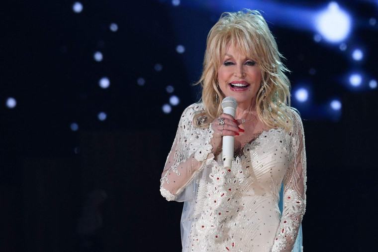 Dolly Parton murió tras una "breve batalla contra el cáncer", confirmó su equipo