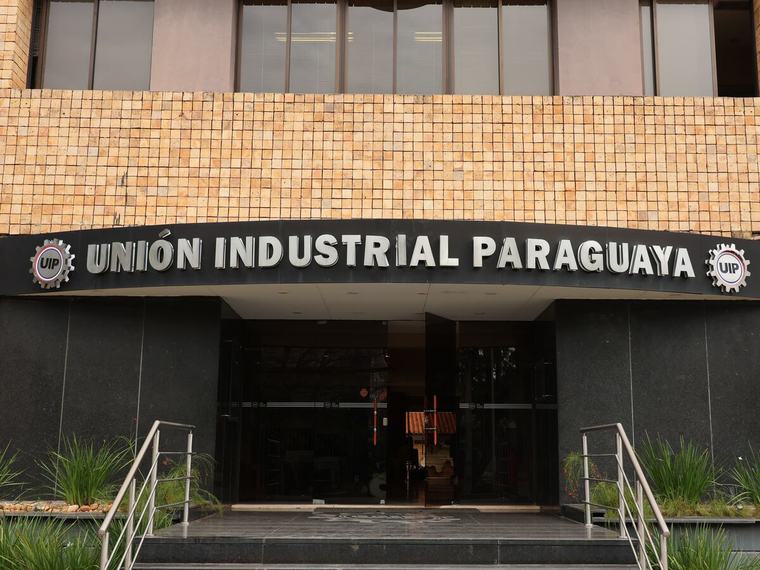La UIP rechaza una suba de impuestos y exige una reforma del gasto público