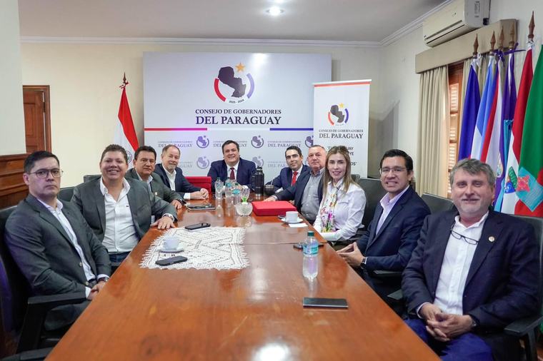 Consejo de Gobernadores ratificó en el cargo a César Sosa para un tercer mandato