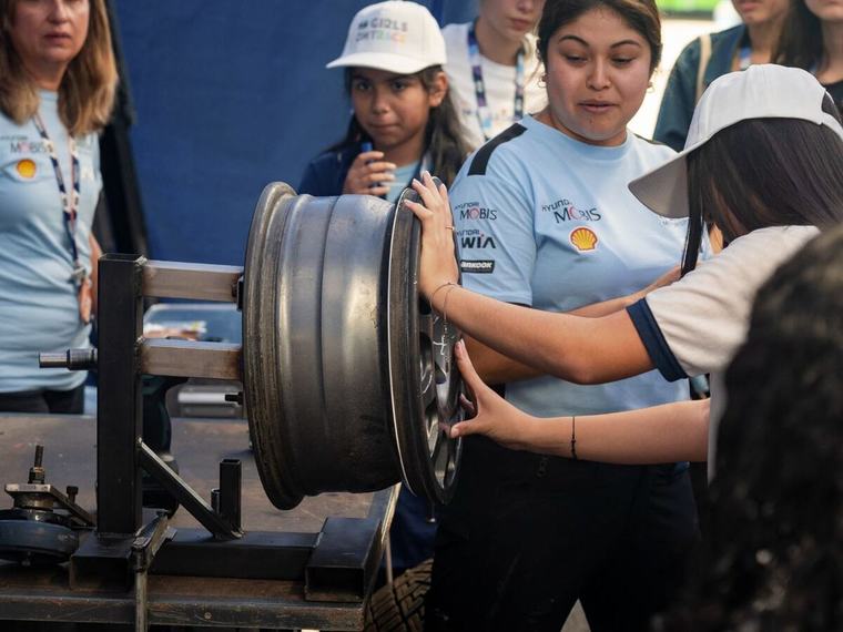 Girls on Track y CareerShift inspiraron a nuevas generaciones de mujeres en el WRC ueno Rally del Paraguay 2026