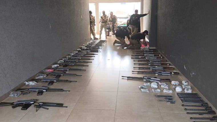 Detienen a dos hermanos con 30 armas de guerra en Pedro Juan Caballero