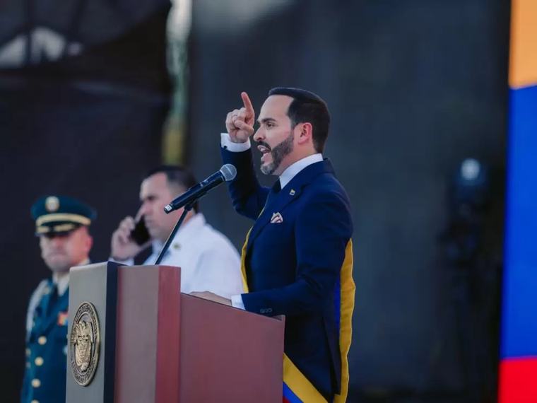 De la Espriella pide perdón a quienes se sintieron ofendidos por el acto religioso del día de su investidura