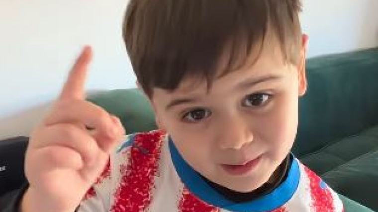 Viral: La historia de Lolo, el niño argentino que eligió a Paraguay por la Albirroja