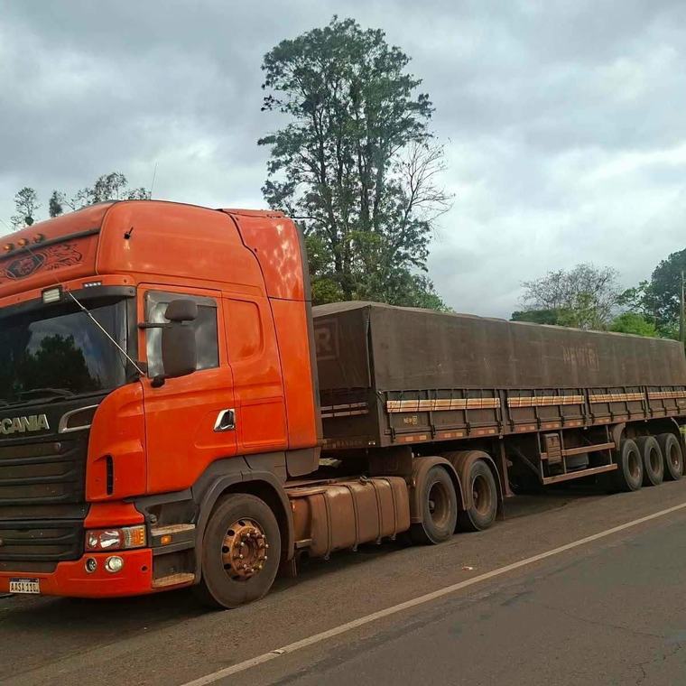 Video: tras viralización, Patrulla Caminera multa a camionero captado zigzagueando en Trinidad