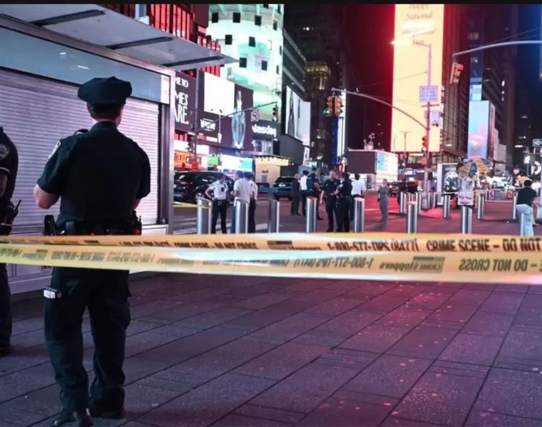 Ejecutiva de Bank of America muere tras ser apuñalada en Times Square