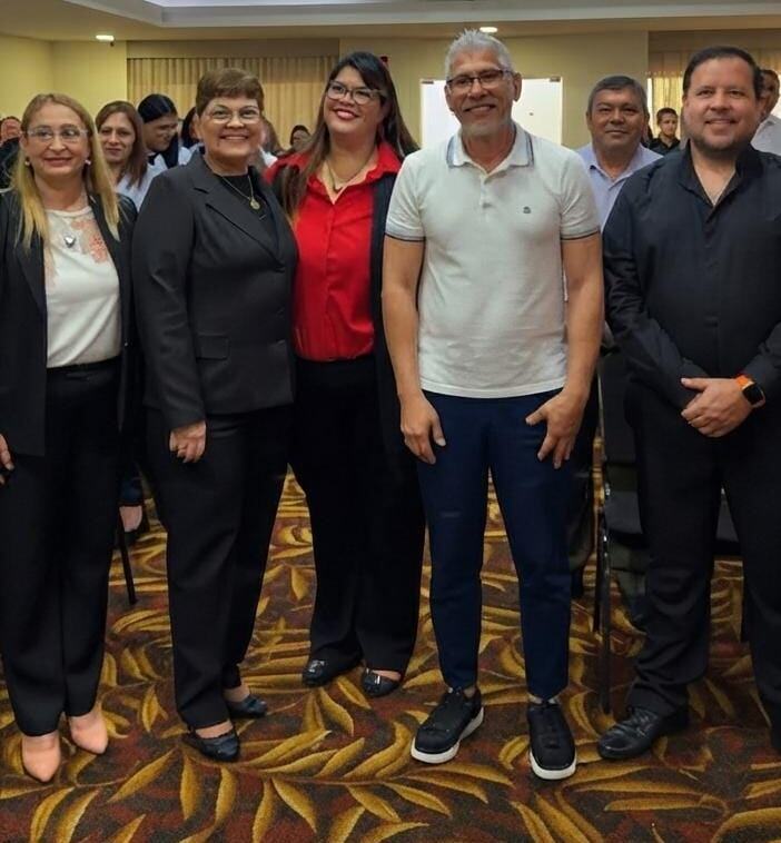 “La educación merece estar en el centro de nuestras prioridades”, sostiene Rigo Chamorro