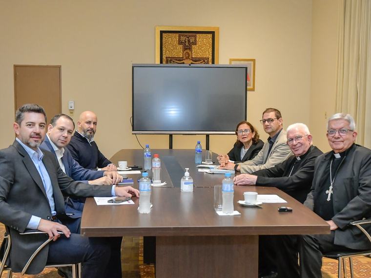 Alliana y autoridades de la Iglesia analizaron la agenda educativa