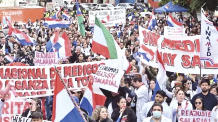 Médicos rechazan propuesta del Gobierno y anuncian nueva huelga