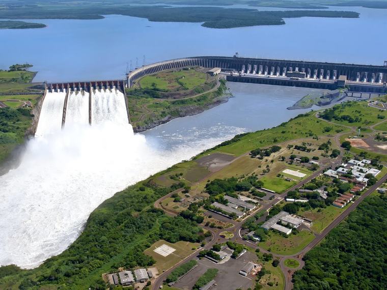Nueva tarifa de energía de la Itaipú se definirá tras elecciones en Brasil