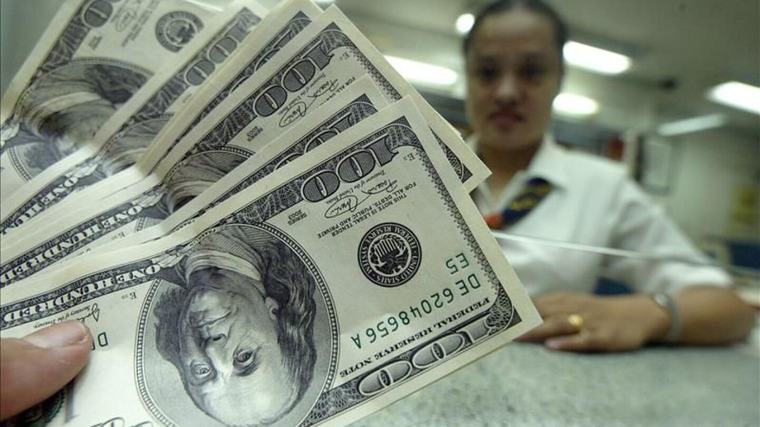 Cotización del dólar vuelve a descender al inicio de la semana