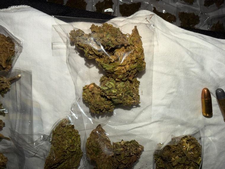 Capturan a funcionario del RUN con marihuana vip en Lambaré