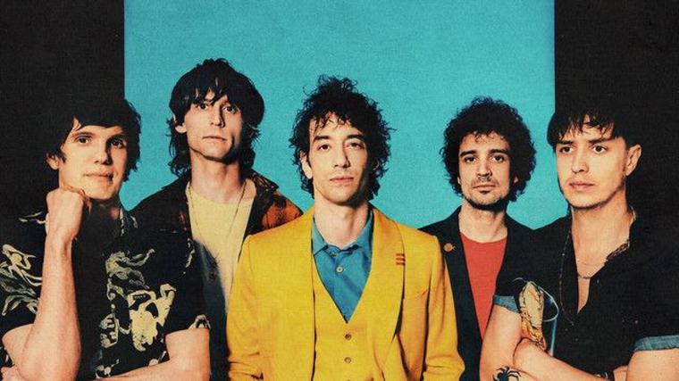 Reality Awaits: Una robótica voz humanizada por The Strokes