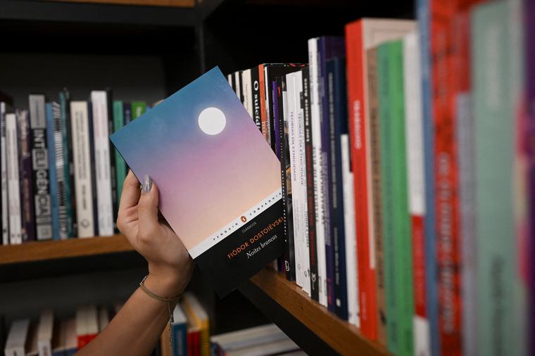 “Noches blancas”, la historia de amor de Dostoievski que conquistó TikTok