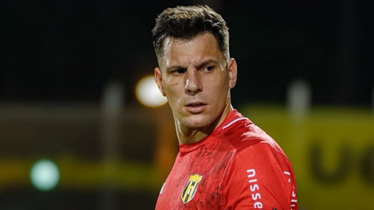 Temen duras consecuencias para Guaraní ante la FIFA por el caso Gaspar Servio