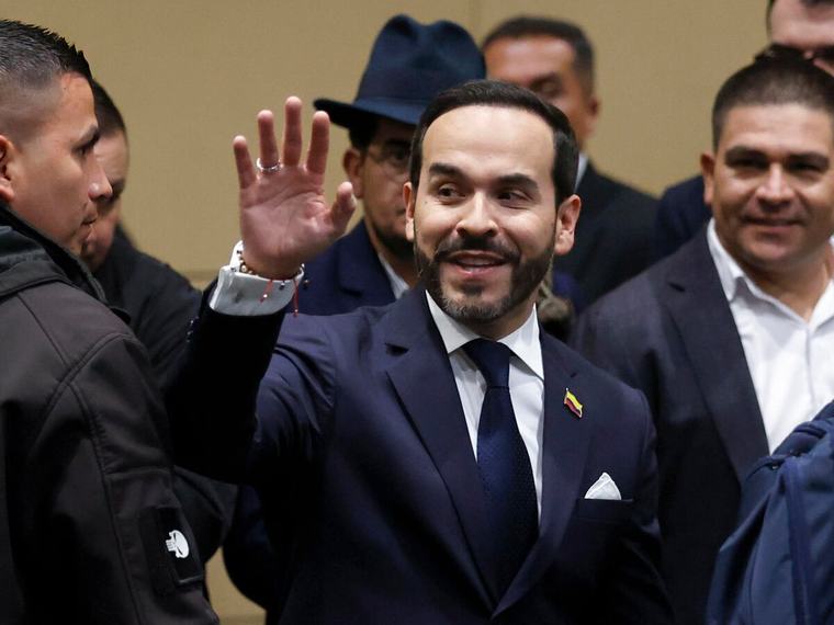 De la Espriella se disculpa por vulnerar laicidad