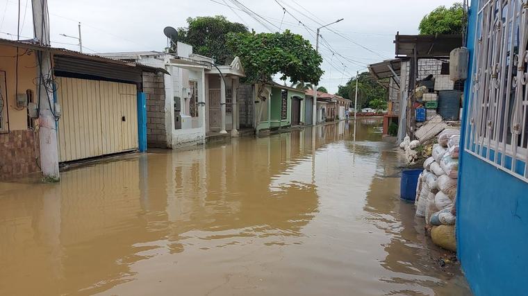 Ecuador declara alerta roja por El Niño a nivel nacional